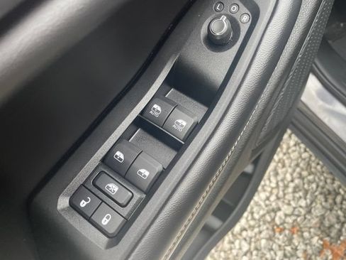 Used 2023 Jeep Grand Cherokee Laredo AWD/4WD image 26
