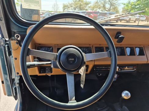 Used 1995 Jeep Wrangler S image 22