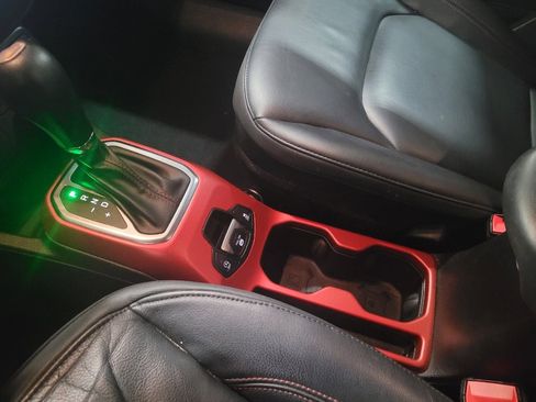 Used 2021 Jeep Renegade Trailhawk image 26