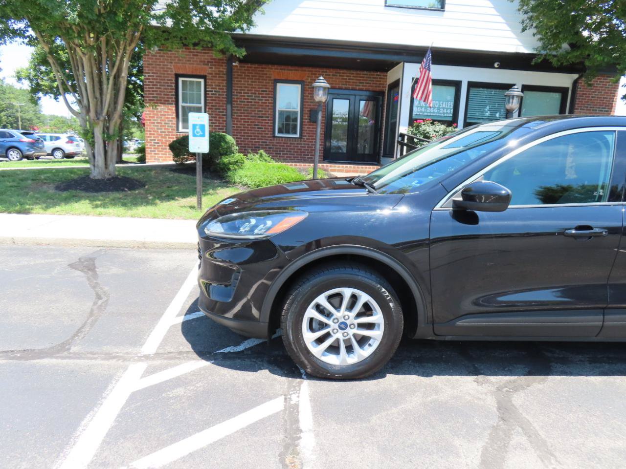 Used 2020 Ford Escape SE AWD/4WD image 2
