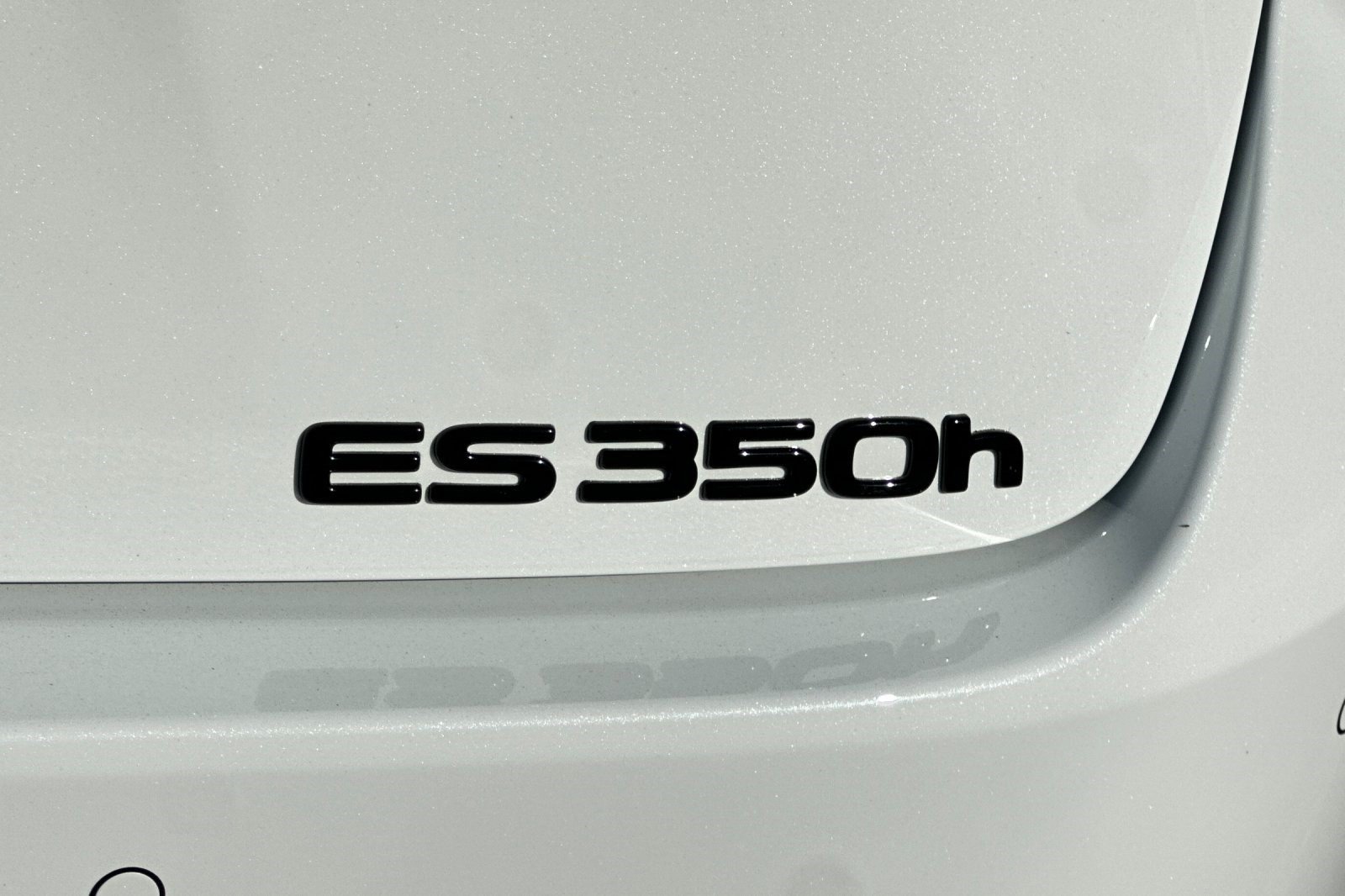 New 2026 Lexus ES 350h w/ Cold Area Package FWD image 25