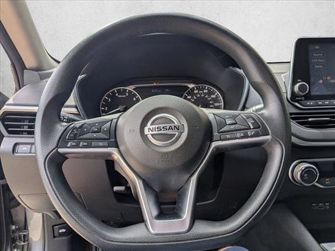 Used 2019 Nissan Altima 2.5 S FWD image 12