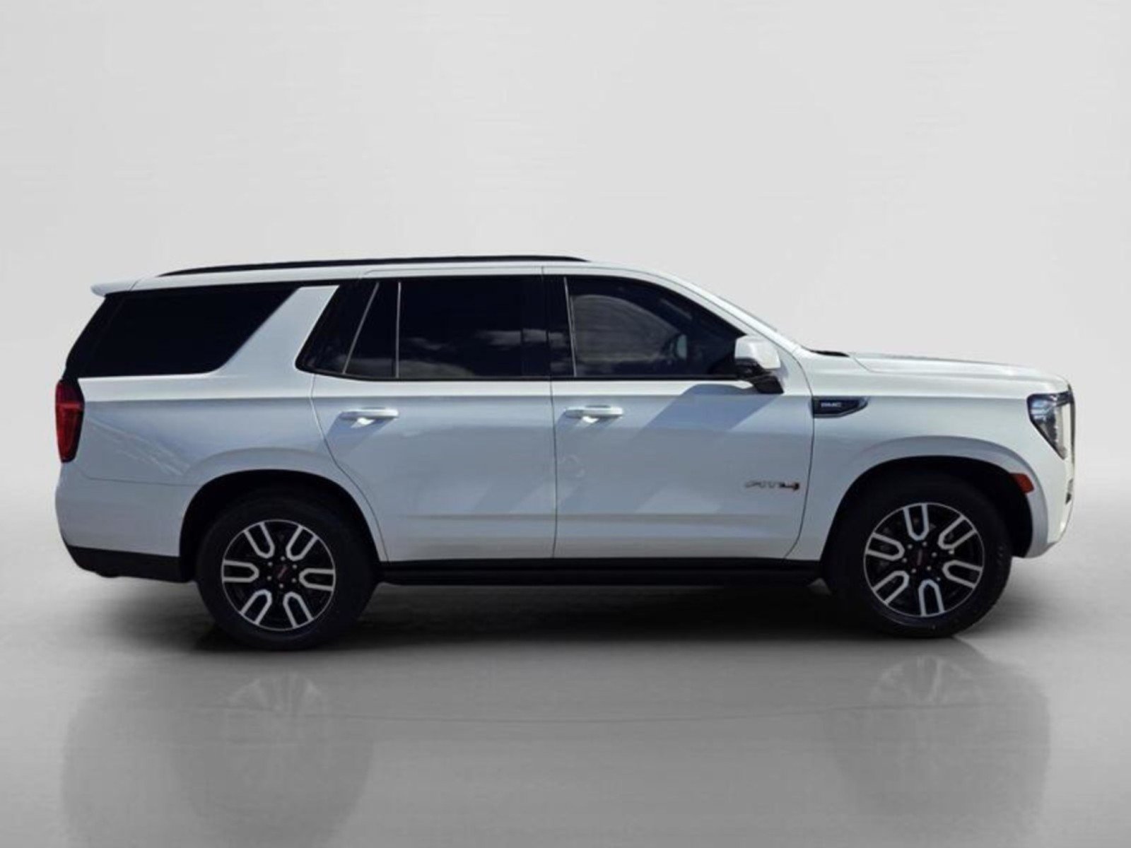 Used 2021 GMC Yukon AT4 w/ AT4 Premium Plus Package AWD/4WD image 6