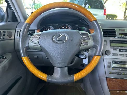 Used 2005 Lexus ES 330 FWD image 10