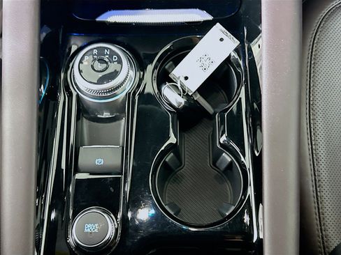 Used 2025 Ford Explorer Platinum w/ LUX Leather Package image 25