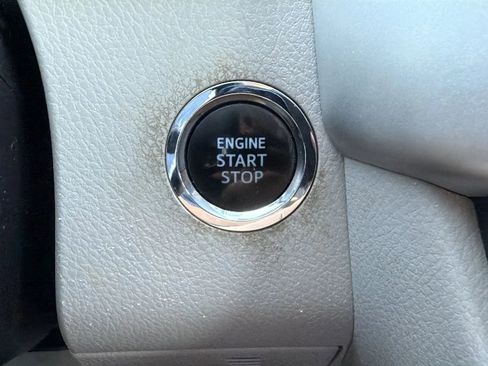 Used 2015 Toyota Highlander Limited image 36