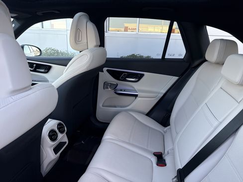 Certified 2025 Mercedes-Benz GLC 300 image 29