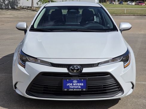Used 2026 Toyota Corolla LE FWD image 3