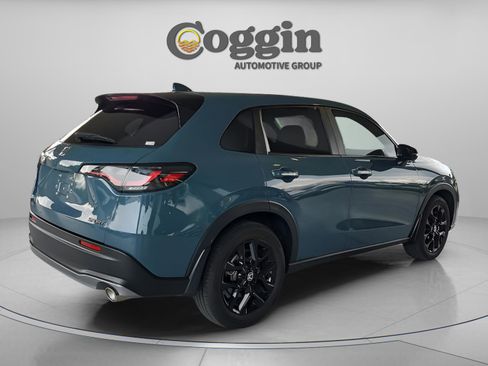 Used 2023 Honda HR-V Sport image 5