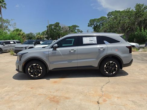 New 2026 Kia Sorento S FWD image 5