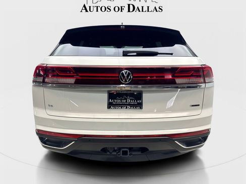 Used 2025 Volkswagen Atlas Cross Sport SE AWD/4WD image 7