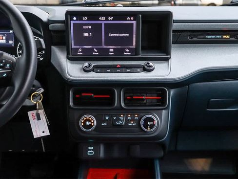 Used 2024 Ford Maverick XLT image 13