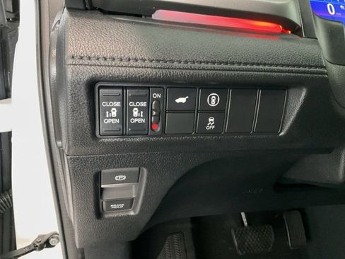 Certified 2023 Honda Odyssey Sport image 9