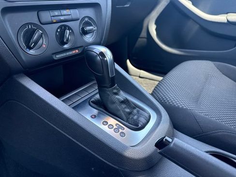 Used 2013 Volkswagen Jetta S FWD image 17