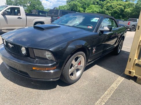 Used 2008 Ford Mustang GT Premium RWD image 2