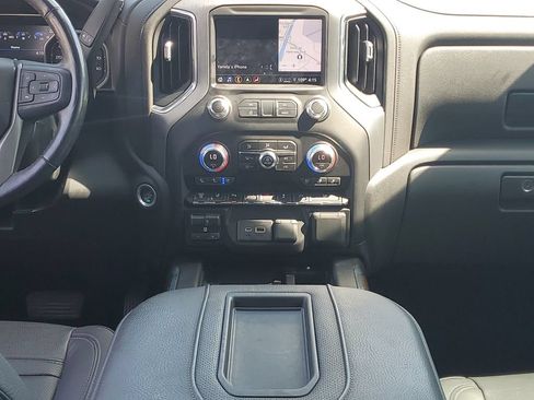 Used 2022 GMC Sierra 3500 Denali w/ Denali Ultimate Package AWD/4WD image 20