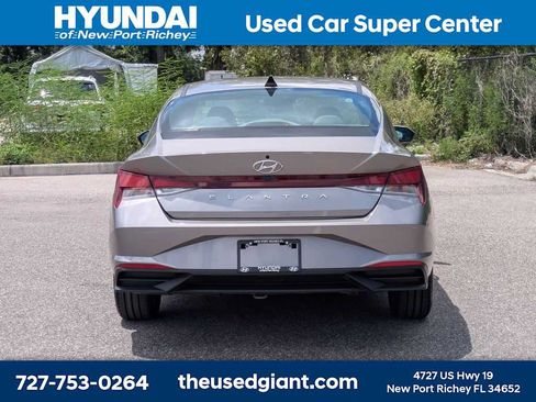 Certified 2023 Hyundai Elantra SEL w/ Cargo Package FWD image 4