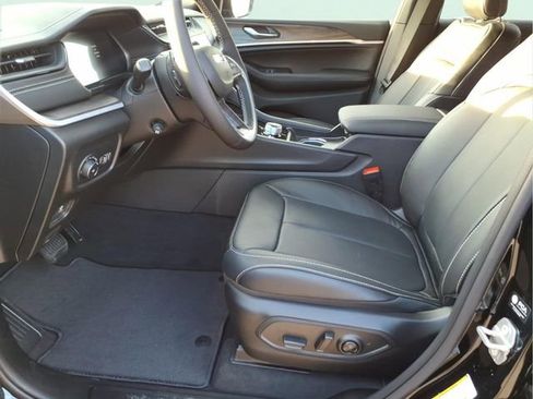 New 2026 Jeep Grand Cherokee Limited image 9