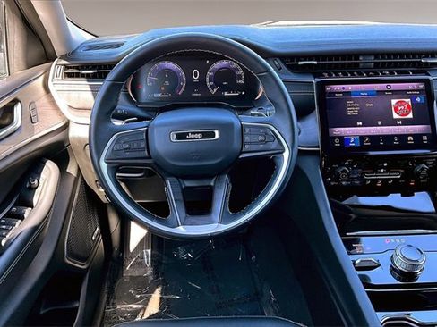 Used 2021 Jeep Grand Cherokee L Limited image 8