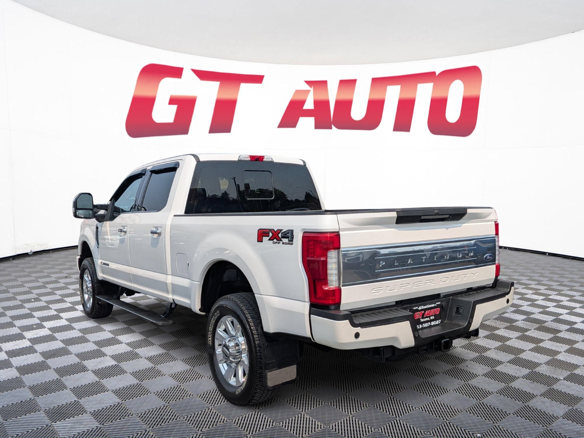 Used 2018 Ford F350 Platinum w/ Platinum Ultimate Package AWD/4WD image 4