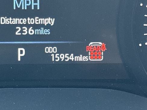 Certified 2025 Toyota Sienna XLE FWD image 31
