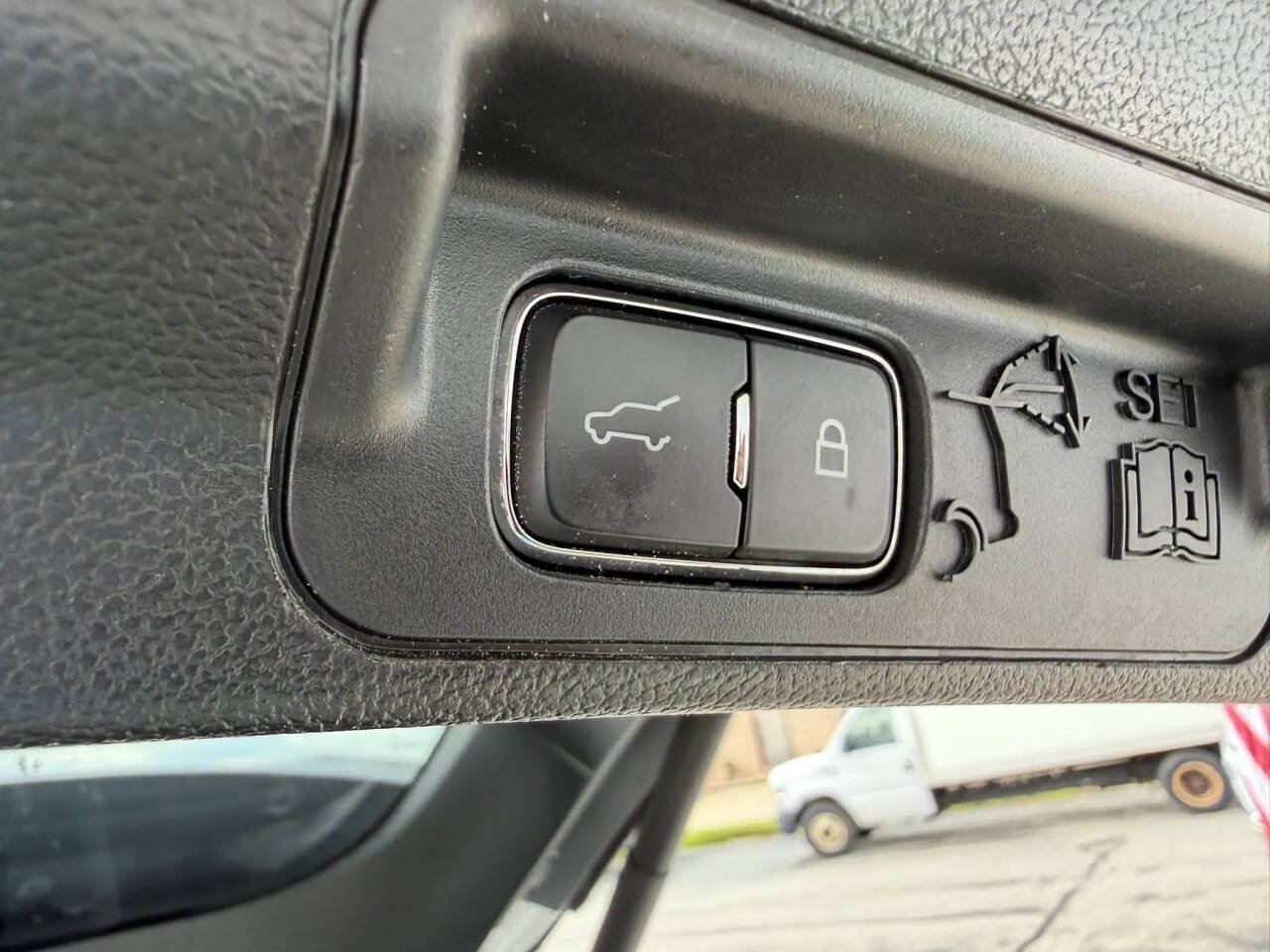 Used 2020 Ford Explorer XLT RWD image 25