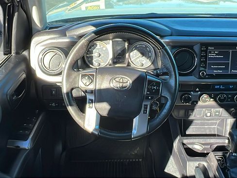 Used 2021 Toyota Tacoma SR5 image 9