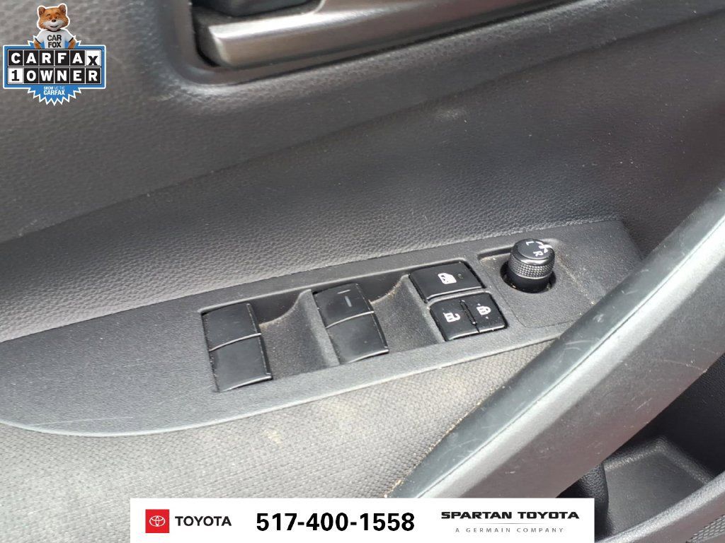 Used 2025 Toyota Corolla LE FWD image 15