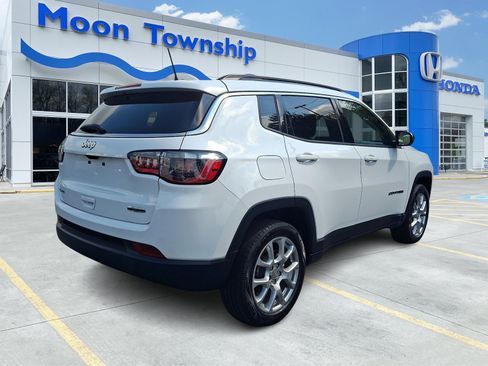 Used 2022 Jeep Compass Latitude AWD/4WD image 6