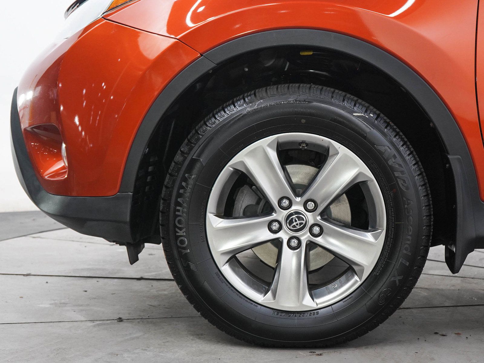 Used 2015 Toyota RAV4 XLE AWD/4WD image 28
