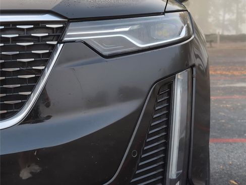 Used 2021 Cadillac XT6 Premium Luxury image 35