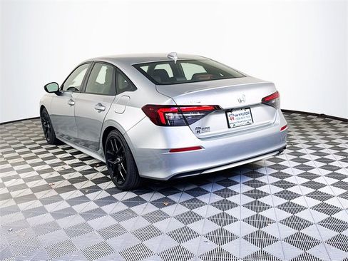 Used 2025 Honda Civic Sport image 3