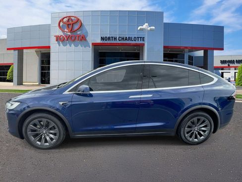 Used 2018 Tesla Model X 75D image 5