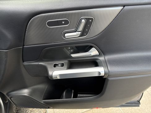 Certified 2020 Mercedes-Benz GLB 250 4MATIC image 17