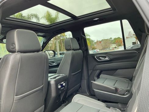 Used 2023 GMC Yukon SLT w/ SLT Luxury Package image 34