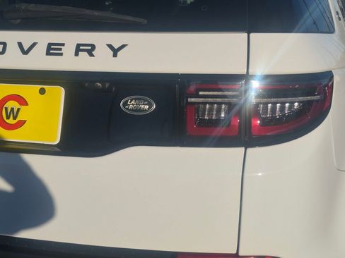 Used 2022 Land Rover Discovery Sport SE image 11