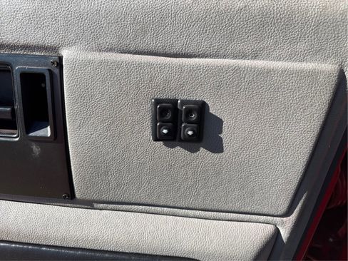 Used 1990 Chevrolet Astro RWD image 23