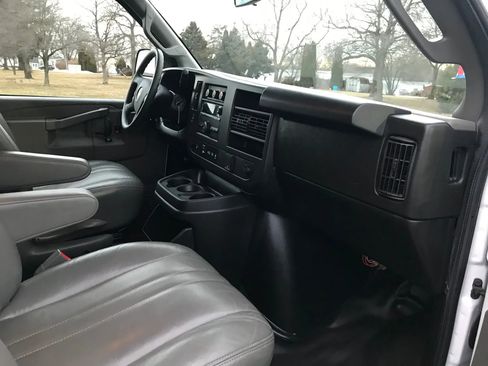 Used 2022 Chevrolet Express 2500 LS image 30