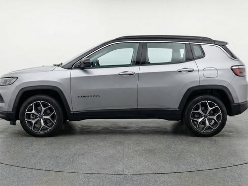 Used 2025 Jeep Compass Limited AWD/4WD image 5