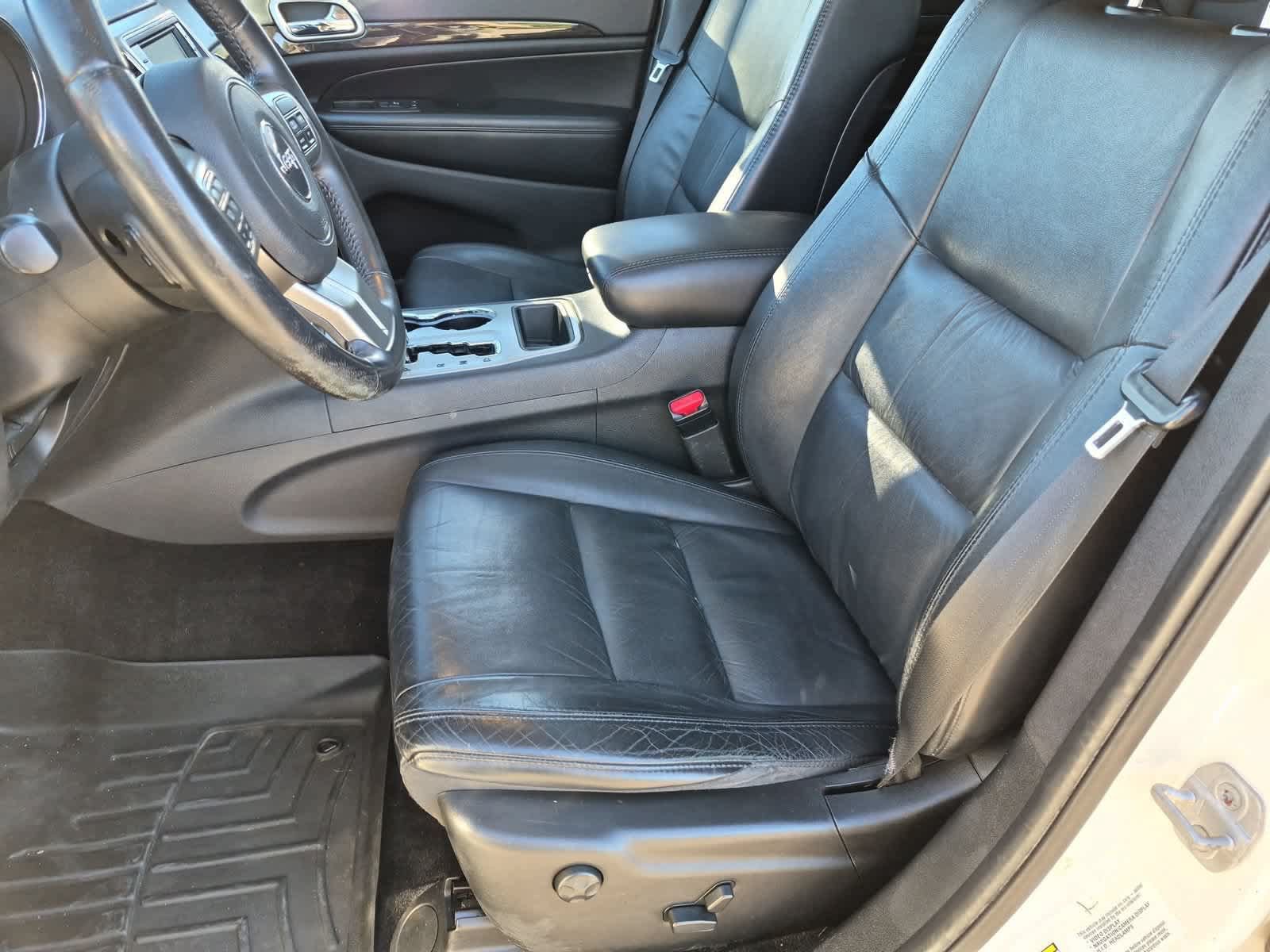 Used 2012 Jeep Grand Cherokee Laredo AWD/4WD image 16