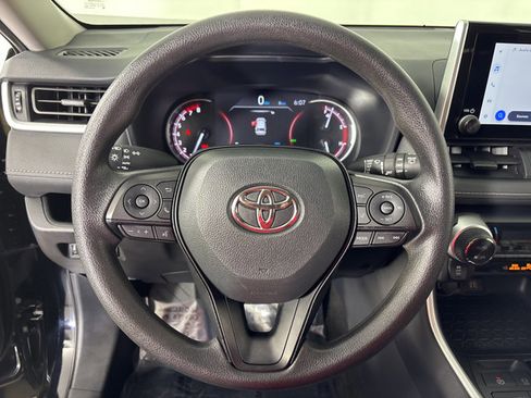 Used 2025 Toyota RAV4 XLE image 23