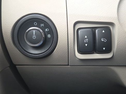 Used 2012 Ford Taurus Limited image 28