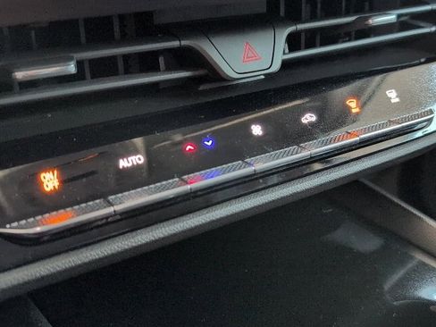 Used 2024 Buick Envision Preferred image 34