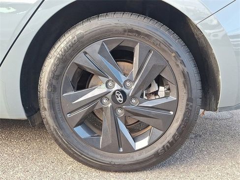 Used 2021 Hyundai Elantra SEL w/ Convenience Package image 8