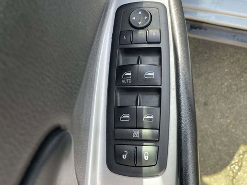 Used 2017 Dodge Journey SXT AWD/4WD image 16