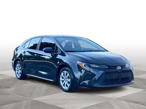 Used 2022 Toyota Corolla LE FWD image 2