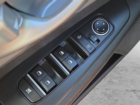 Used 2023 Kia Forte LXS w/ LXS Technology Package image 12