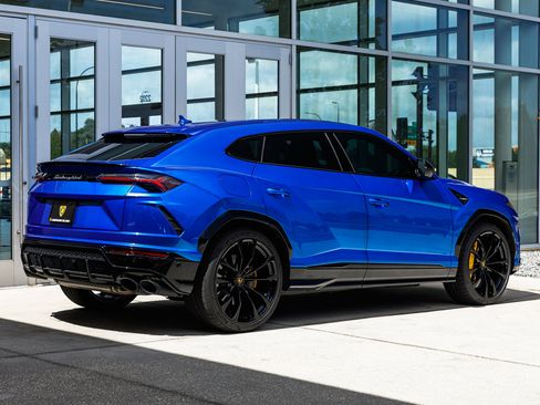 Used 2022 Lamborghini Urus image 10