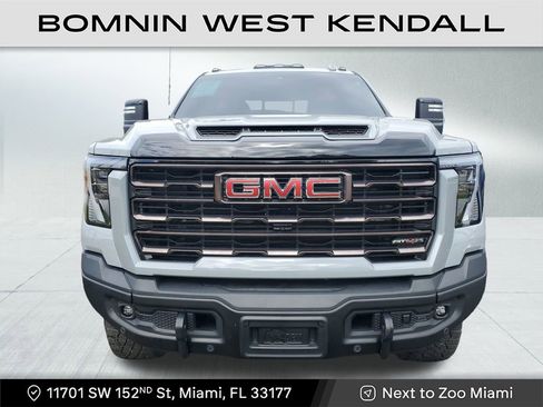 Used 2024 GMC Sierra 2500 AT4X w/ AT4X AEV Edition image 2