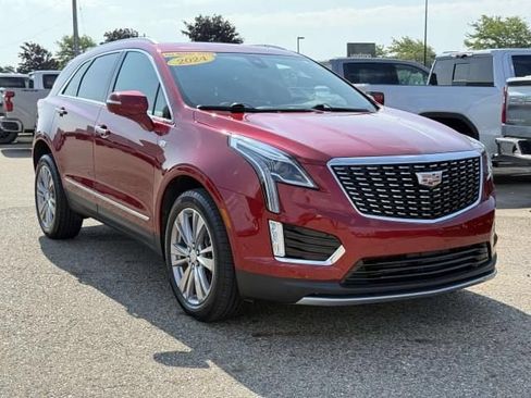 Used 2024 Cadillac XT5 Premium Luxury w/ Technology Package AWD/4WD image 4